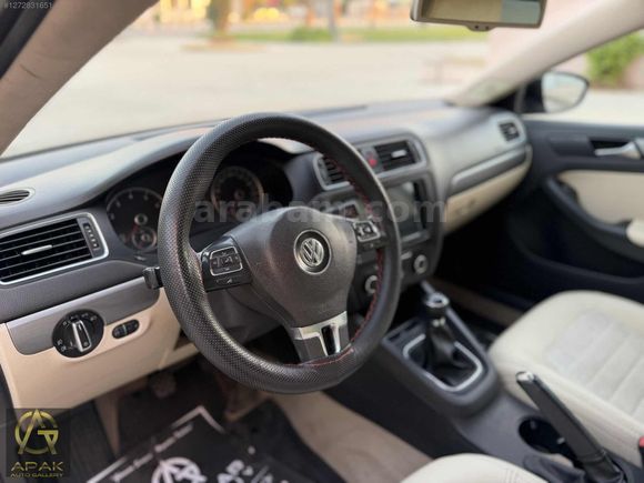 VOLKSWAGEN JETTA 1.2 TSI