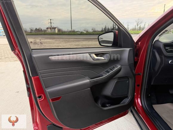 2022 FORD KUGA 1.5 EcoBoost TİTANYUM 20'BİN KMDE HATASIZ