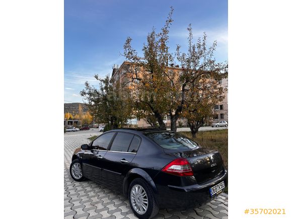 Sunroff-Otomatik Far ve Yağmur Sensörü-Djital klimalı Full+Full