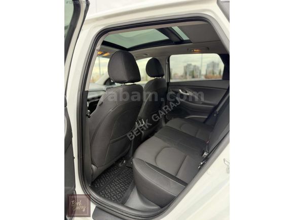 İ30 - DİZEL OTOMATİK - CAM TAVAN -DEĞİŞENSİZ