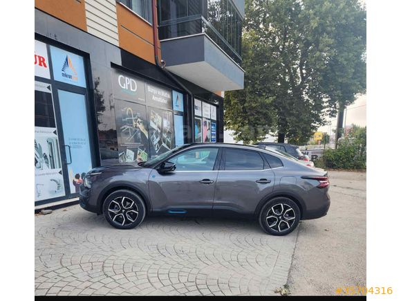 Sahibinden 2024 Eylül çıkışlı  Citroen e-C4 X Shine Bold 2023 Model 