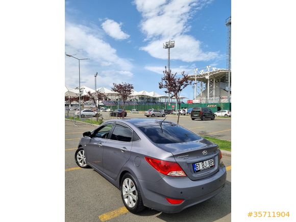 Sahibinden Hyundai Accent Blue 1.6 CRDI Mode Plus 2017 Model Trabzon 145000 km Gri