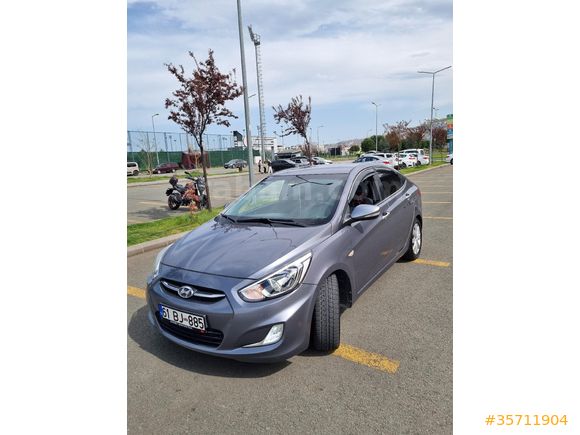 Sahibinden Hyundai Accent Blue 1.6 CRDI Mode Plus 2017 Model Trabzon 145000 km Gri