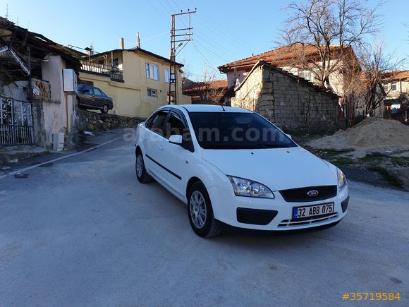 Sahibinden Ford Focus 1.6 TDCi Trend 2007 Model  290.000 km Beyaz