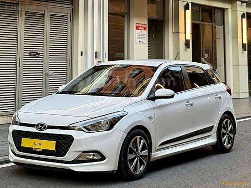 Galeriden Hyundai i20 1.4 CRDi Jump 2015 Model İstanbul 226.000 km