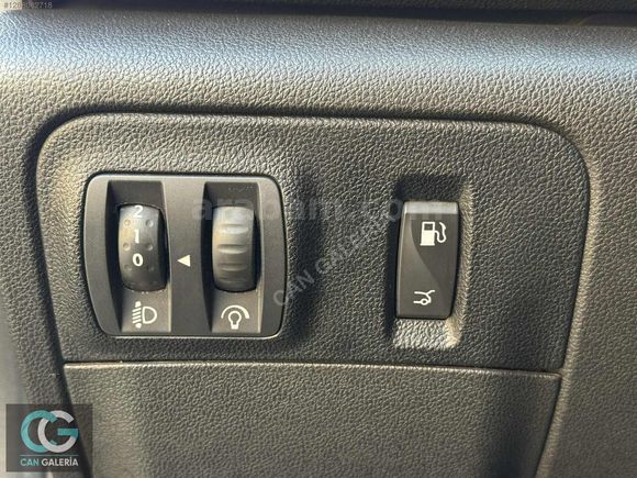 CAN GALERİA'DAN RENAULT MEGANE 1.5DCI Touch EDC