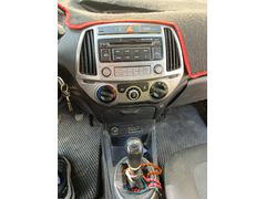 Sahibinden Hyundai i20 1.4 CRDi Jump 2014 Model  ağır hasar kayıtlı 242.000 km Beyaz