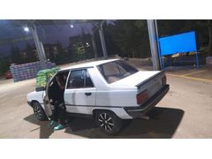 Galeriden Renault R 9 1.4 Broadway 1990 Model Çekme belgeli satişı verilir Ankara