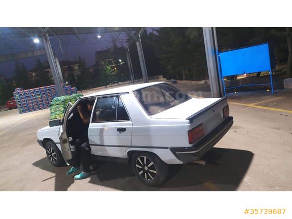 Galeriden Renault R 9 1.4 Broadway 1990 Model Çekme belgeli satişı verilir Ankara