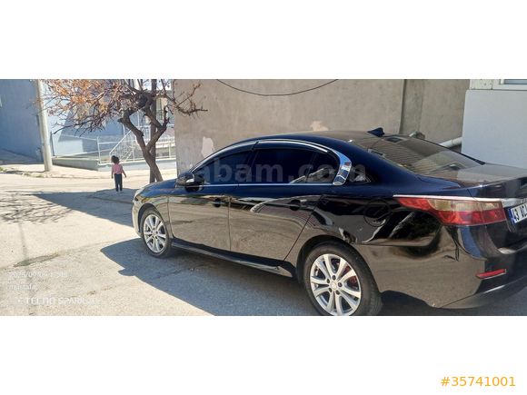 Sahibinden Renault Latitude 1.5 dCi Privilege 2012 Model Afyonkarahisar 246.000 km Siyah