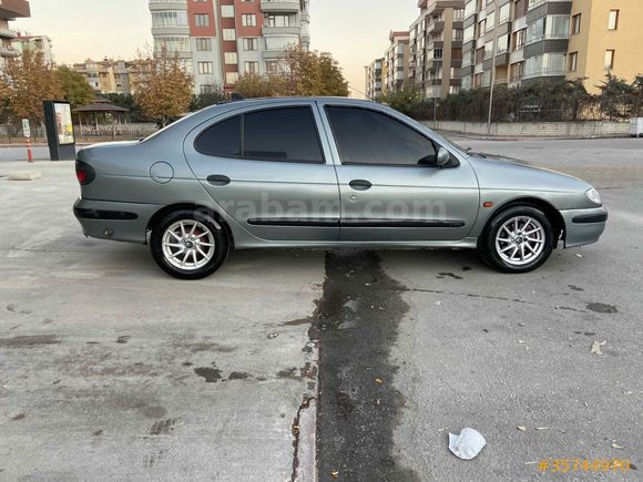 FULL PAKET TEMİZ Galeriden Renault Megane 2.0 RXT 1998 Model Konya