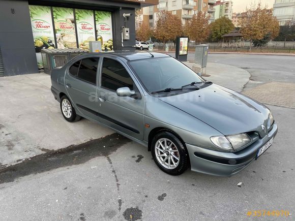 FULL PAKET TEMİZ Galeriden Renault Megane 2.0 RXT 1998 Model Konya