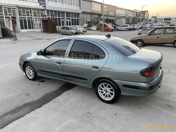 FULL PAKET TEMİZ Galeriden Renault Megane 2.0 RXT 1998 Model Konya