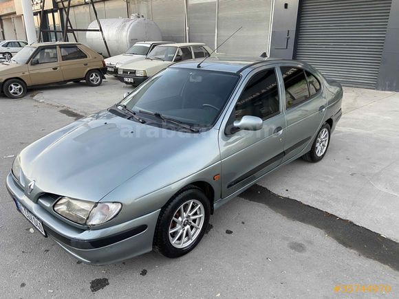 FULL PAKET TEMİZ Galeriden Renault Megane 2.0 RXT 1998 Model Konya