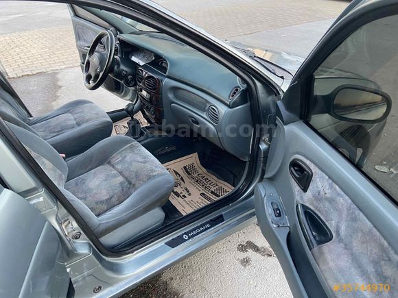 FULL PAKET TEMİZ Galeriden Renault Megane 2.0 RXT 1998 Model Konya