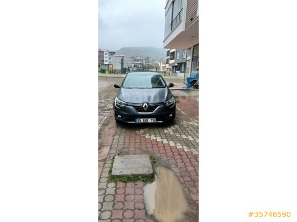 İLK SAHİBİNDEN AZ KM'Lİ ORJİNAL TEMİZ MEGANE