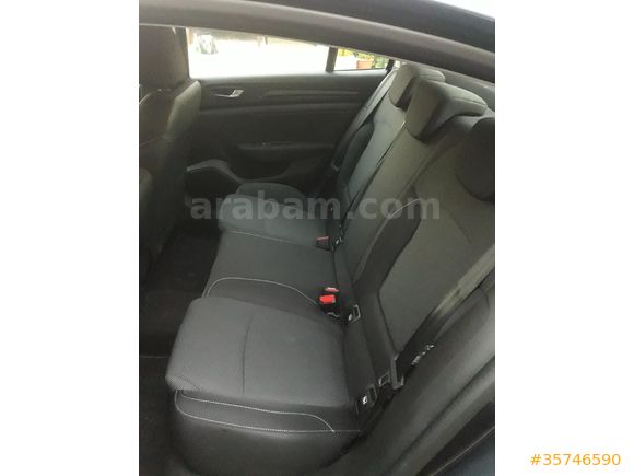 İLK SAHİBİNDEN AZ KM'Lİ ORJİNAL TEMİZ MEGANE