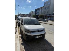 Sahibinden Citroen Berlingo 1.5 BlueHDI 2023 Model 