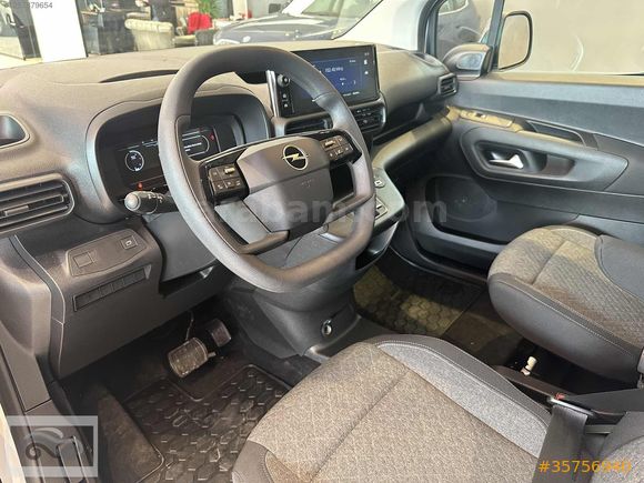 2025 MODEL OPEL COMBO 8.300KM HATASIZ