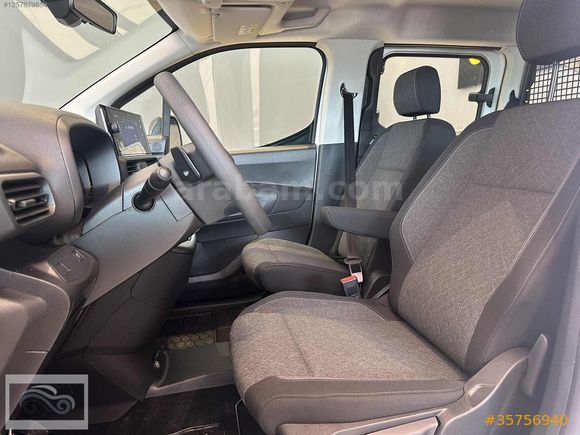 2025 MODEL OPEL COMBO 8.300KM HATASIZ
