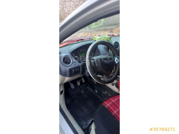 Sahibinden Ford Fiesta 1.4 TDCi Comfort 2008 Model  292.970 km Gri (Gümüş)