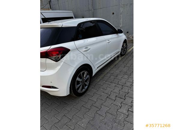 Memurdan  Hyundai i20 1.2 MPI Style 2017 Model 