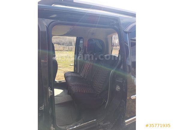 Renault Kangoo multix 1.5 dci privilege chromline en full en tutulan model