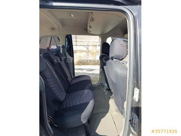 Renault Kangoo multix 1.5 dci privilege chromline en full en tutulan model