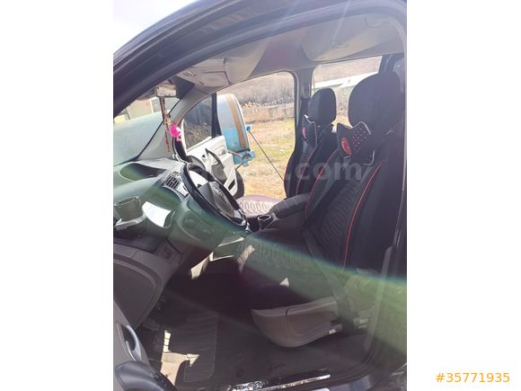 Renault Kangoo multix 1.5 dci privilege chromline en full en tutulan model