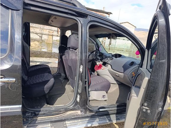 Renault Kangoo multix 1.5 dci privilege chromline en full en tutulan model
