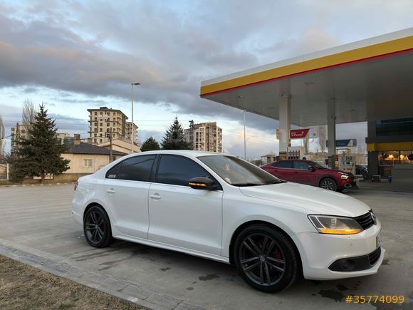 2. SAHİBİNDEN TERTEMİZ JETTA 