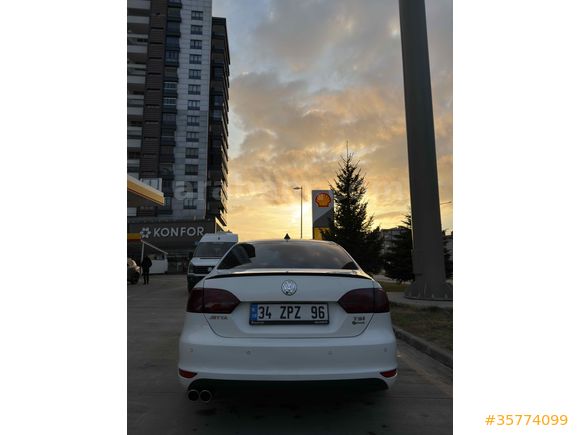 2. SAHİBİNDEN TERTEMİZ JETTA 