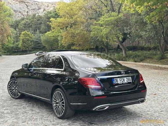 Yetkili servis bakımlı E 180 desingno 2017 Model  
