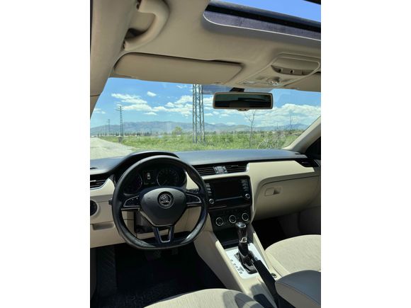 Skoda Octavia 2016
Cam tavanlı 