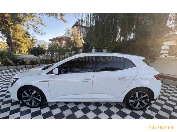 Sahibinden Renault Megane 1.5 dCi Icon 2016 Model  205.000 km Beyaz