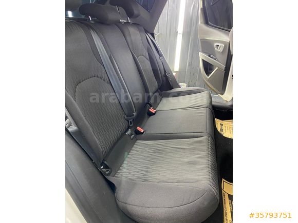 Sahibinden Sanrooflu Seat Leon 1.6 TDI Style 2016 Model