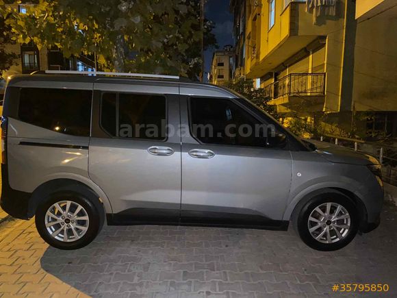  Yeni Kasa 2023 Model Sahibinden Ford Tourneo Courier 1.5 EcoBlue Titanium  