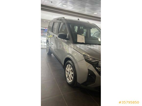  Yeni Kasa 2023 Model Sahibinden Ford Tourneo Courier 1.5 EcoBlue Titanium  