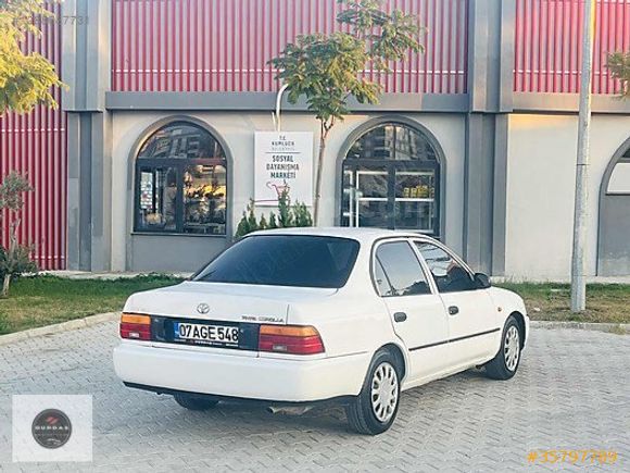 TEMİZ BAKIMLI COROLLA XEİ