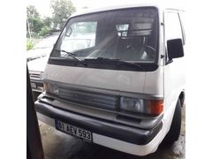Sahibinden Mazda 323 1.7 TD 1998 Model  252.000 km Beyaz