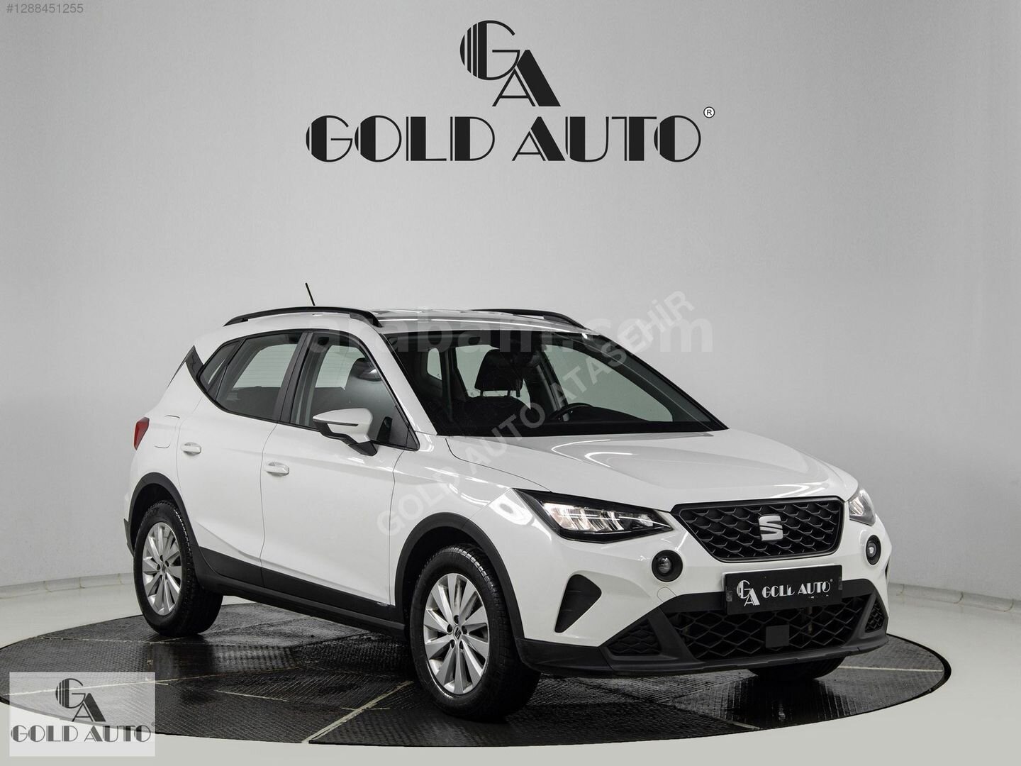 Galeriden Seat Arona 1.0 EcoTSI Style 2022 Model İstanbul 99.000 km Beyaz 1