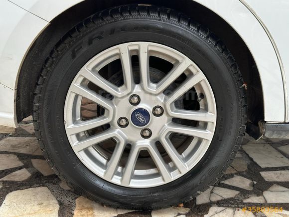 Sahibinden Ford Tourneo Courier 1.5 TDCi Titanium 2020 Model Ankara