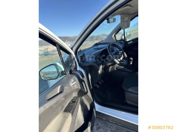Sahibinden Ford Tourneo Courier 1.5 TDCi Journey Delux 2017 Model 