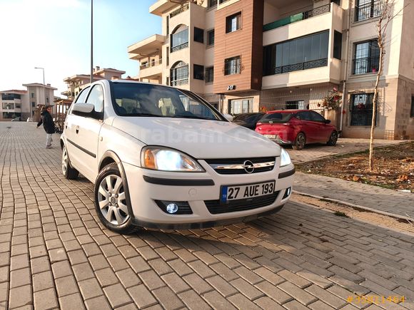 MEMURDAN Temiz, Bakımlı, Masrafsız Aile Arabası Corsa 1.3 Dizel