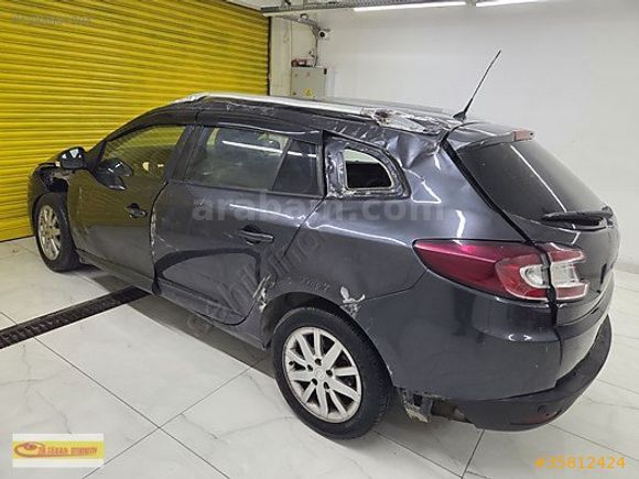 PLAKALI HASAR KAYITSIZ 2012 RENAULT MEGAN 2012 SPORT TOUR EXP