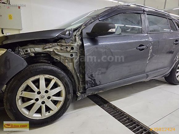 PLAKALI HASAR KAYITSIZ 2012 RENAULT MEGAN 2012 SPORT TOUR EXP