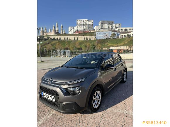 2022 C3 75000 KM SERVİS BAKIMLI GARANTİ DEVAM EDİYOR. TEK DEĞİŞEN HATASIZ