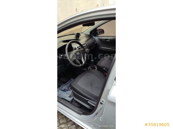 acil satılık Sahibinden  temiz kazasız tramersiz Hyundai i20 1.4 CRDi Jump 2013 Model