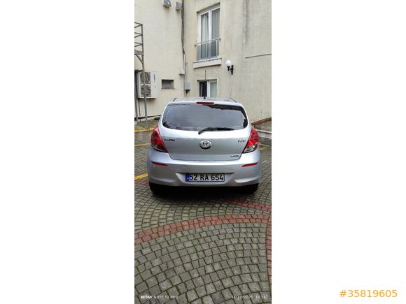 acil satılık Sahibinden  temiz kazasız tramersiz Hyundai i20 1.4 CRDi Jump 2013 Model