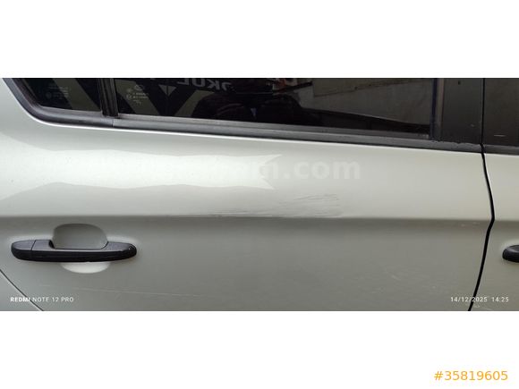 acil satılık Sahibinden  temiz kazasız tramersiz Hyundai i20 1.4 CRDi Jump 2013 Model